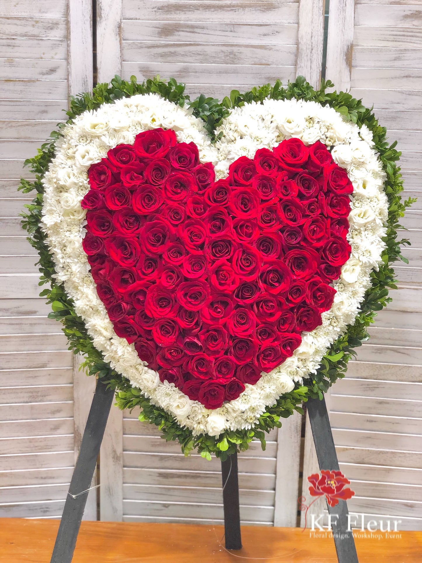 FF 1002 悼念心形花牌